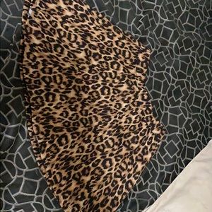 Small cheetah print forever 21 skirt !